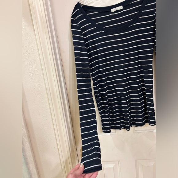 FREE with purchase:: XXI, Long Sleeve Top, Round Neck, Blue & White Strip, Sz S - Picture 5 of 11
